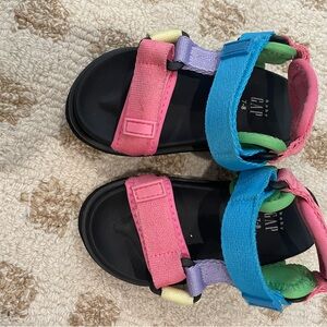 Colorful Gap Kids Sandals - toddlers 7-8